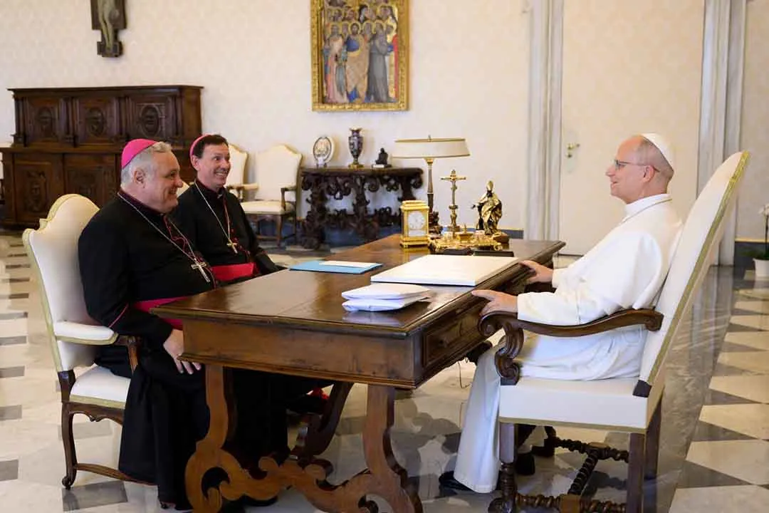 Mons. Marcelo Colombo, presidente de la Conferencia Episcopal Argentina, y Mons. Raúl Pizarro, secretario general, se reunieron con el Santo Padre en el Vaticano - Imagen 3