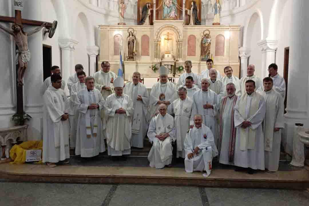 La Parroquia Nuestra Señora de Pompeya celebró los 70 años de vida sacerdotal del querido Padre José "Pepe" Temón.  - Imagen 1