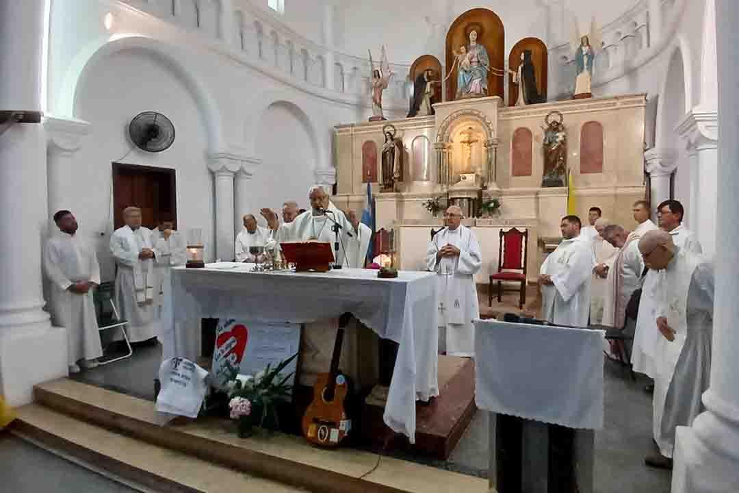 La Parroquia Nuestra Señora de Pompeya celebró los 70 años de vida sacerdotal del querido Padre José "Pepe" Temón.  - Imagen 2