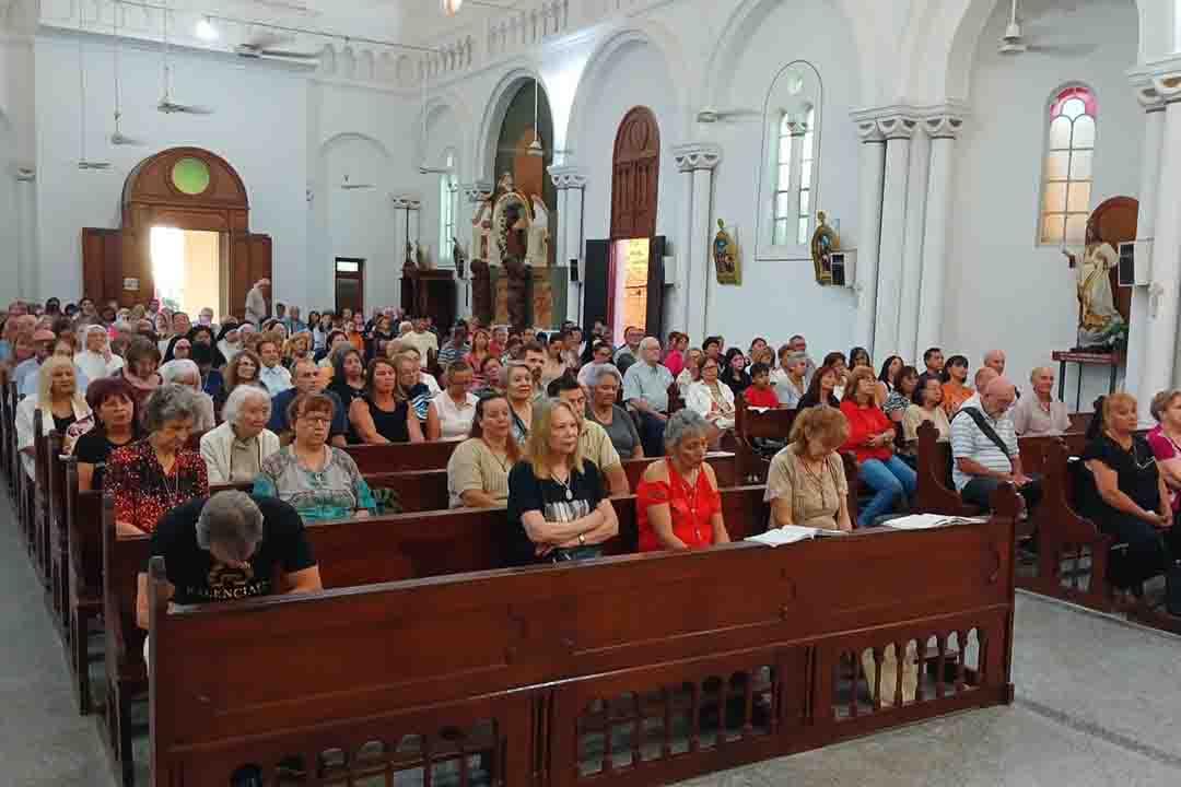 La Parroquia Nuestra Señora de Pompeya celebró los 70 años de vida sacerdotal del querido Padre José "Pepe" Temón.  - Imagen 3