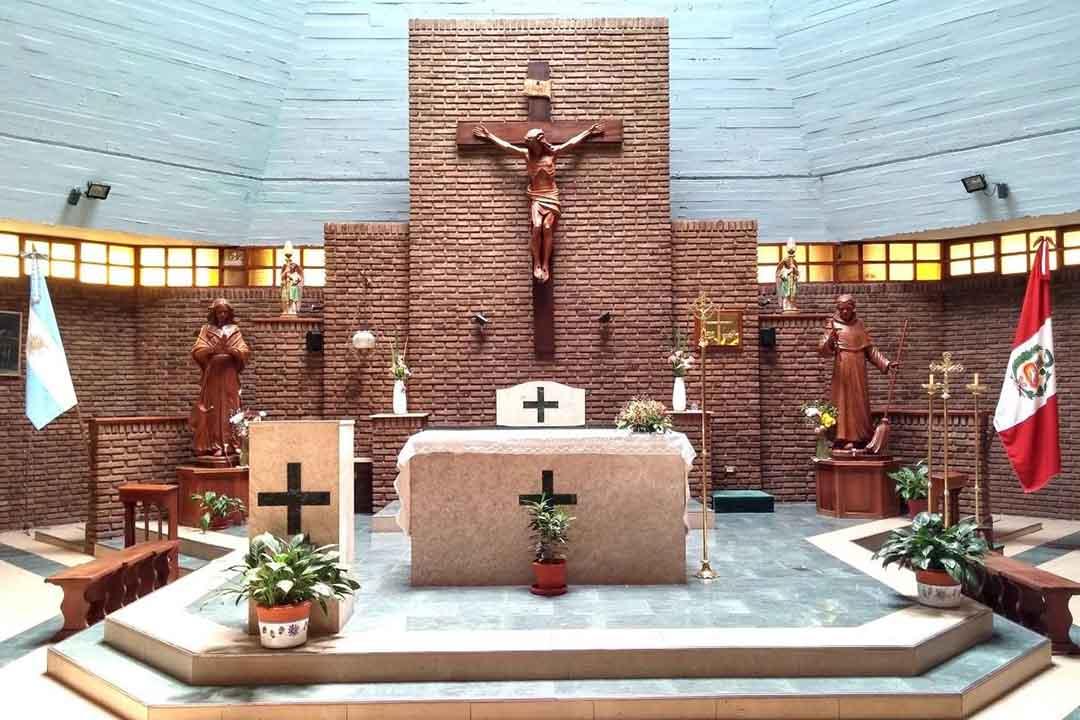 La Parroquia San Martín de Porres, ubicada en Rosario, Santa Fe, fue erigida en el año 1980. - Imagen 1